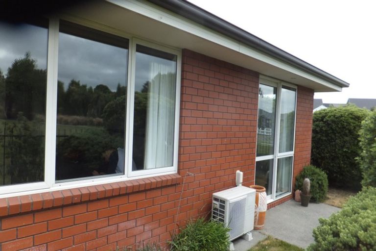 Photo of property in 22 Date Crescent, Aidanfield, Christchurch, 8025