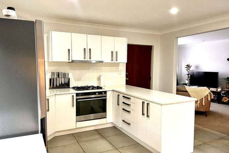 Photo of property in 24 George Deane Place, Greenhithe, Auckland, 0632