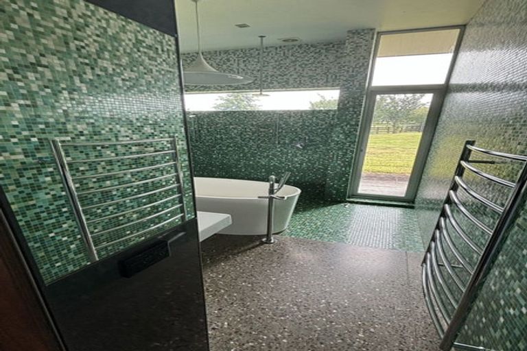 Photo of property in 170 Blackbridge Road, Karaka, Papakura, 2580