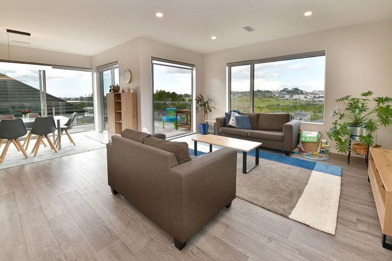 Photo of property in 114 Ormonde Drive, Silverdale, 0932