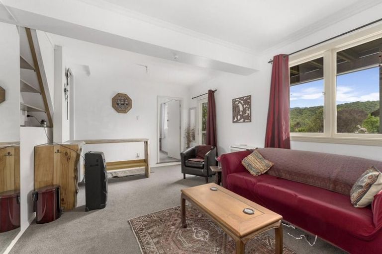 Photo of property in 92 Milton Terrace, Picton, 7220