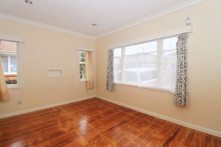 Photo of property in 27 Victoria Road, Papatoetoe, Auckland, 2025