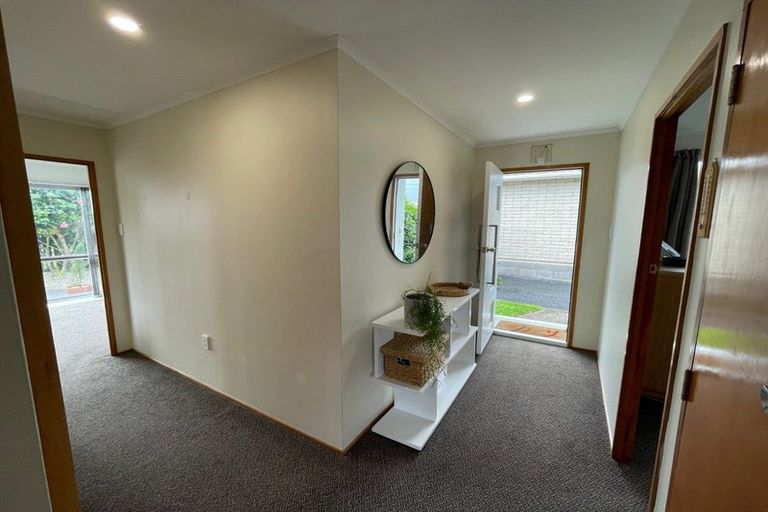 Photo of property in 4/50 Paynters Avenue, Strandon, New Plymouth, 4312