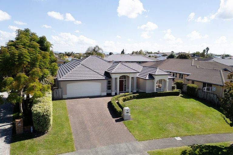 Photo of property in 31 Cairns Crescent, Rototuna, Hamilton, 3210