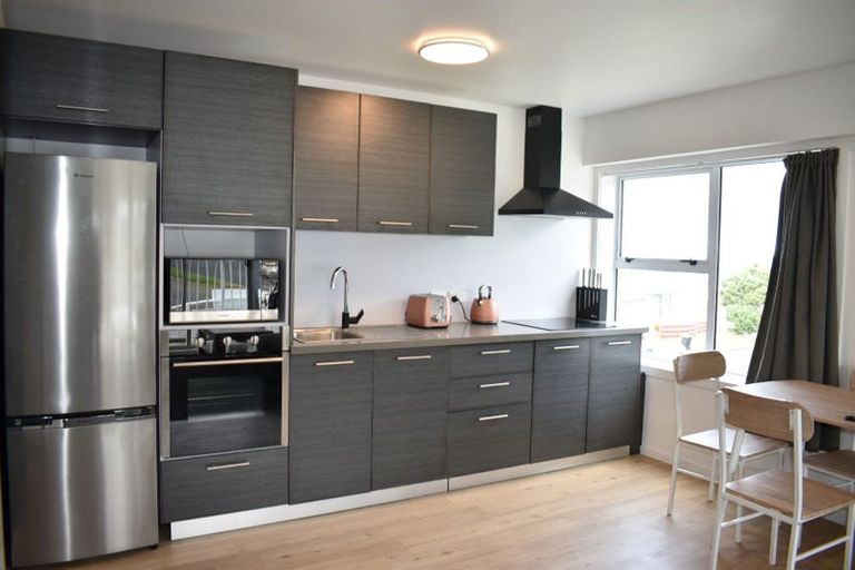 Photo of property in 9/32 Akaroa Drive, Maupuia, Wellington, 6022