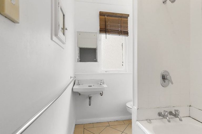 Photo of property in 1/28 Ribble Street, Island Bay, Wellington, 6023