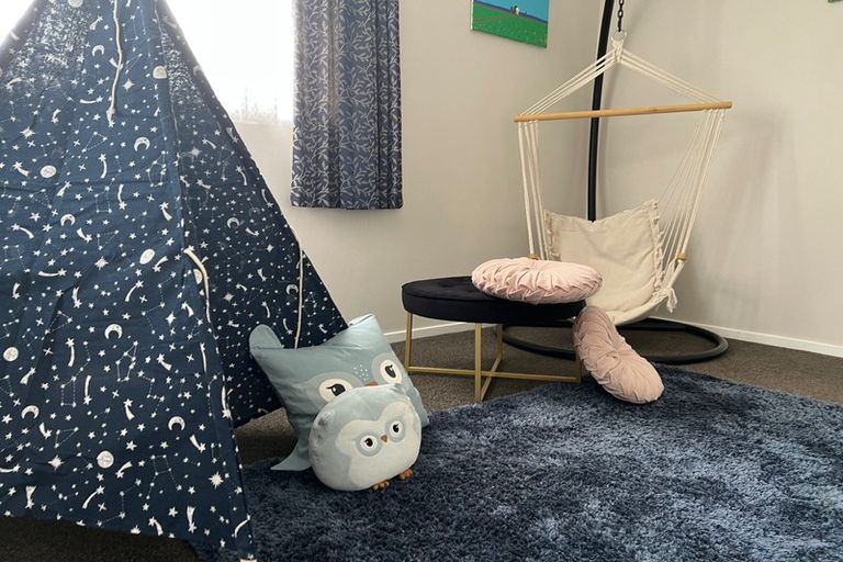 Photo of property in 33 Helena Street, Massey, Auckland, 0614