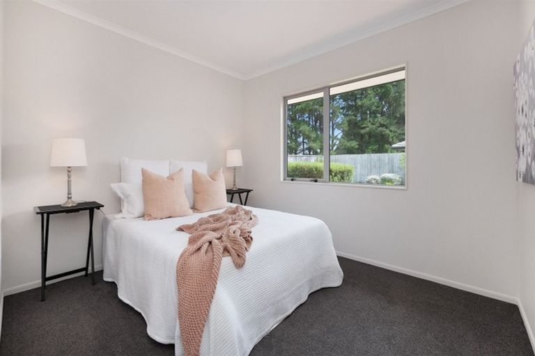 Photo of property in 11 Amoka Crescent, Parklands, Christchurch, 8083