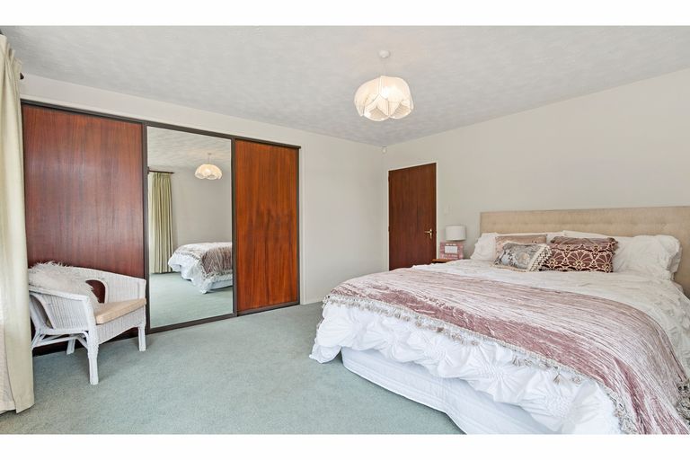 Photo of property in 28 Montclare Avenue, Ilam, Christchurch, 8041