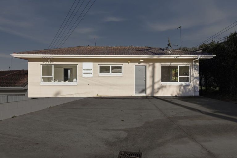Photo of property in 1/92 Lake Road, Northcote, Auckland, 0627