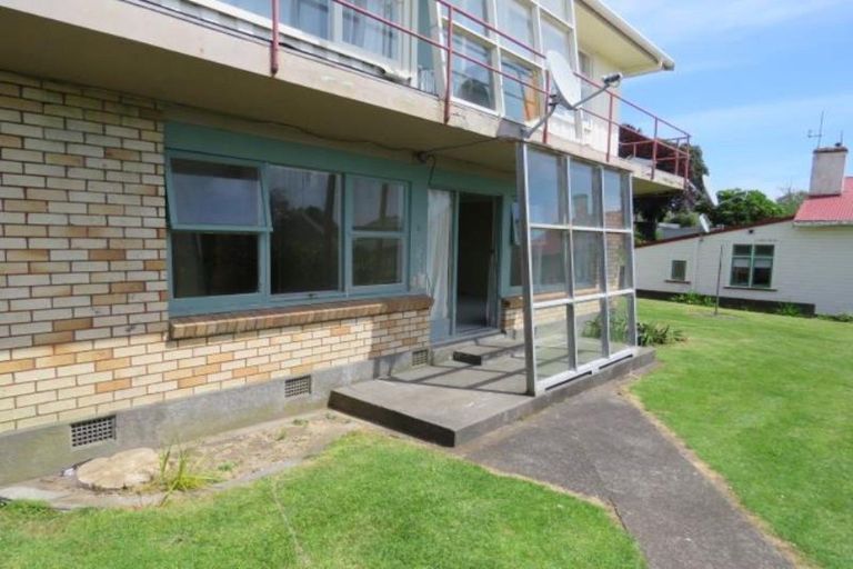 Photo of property in 32 Robe Street, New Plymouth, 4310