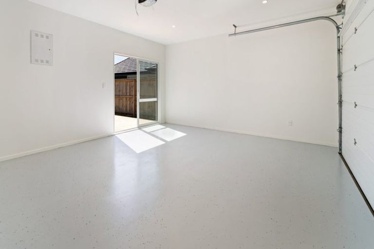 Photo of property in 17 Uatoto Road, Clarks Beach, 2122