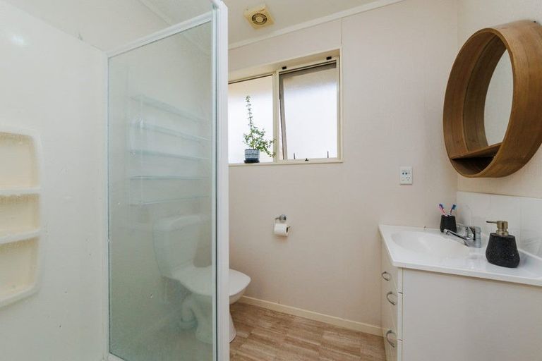 Photo of property in 24 Logan Way, Kelvin Grove, Palmerston North, 4414