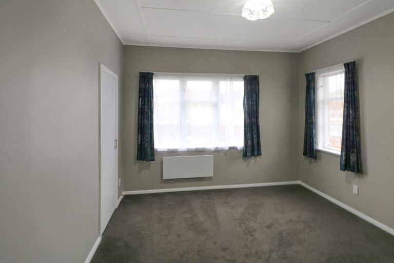 Photo of property in 2/28 Hall Crescent, Epuni, Lower Hutt, 5011