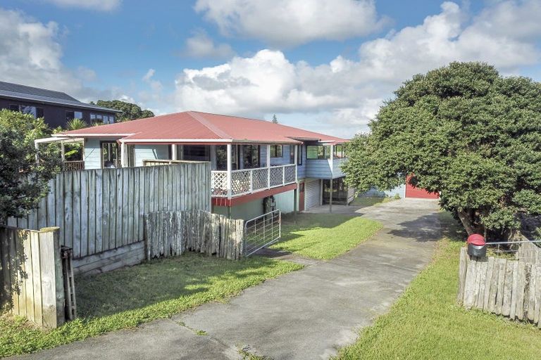 Photo of property in 5 Ripiro Drive, Baylys Beach, Dargaville, 0377