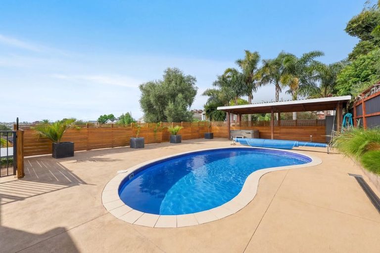 Photo of property in 5 Vintage Drive, Henderson, Auckland, 0612