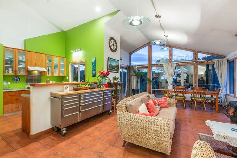 Photo of property in 76 Sea Vista Drive, Pukerua Bay, 5026