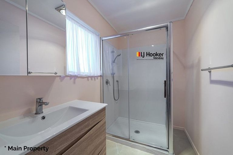 Photo of property in 18 Dungarvon Place, Clendon Park, Auckland, 2103