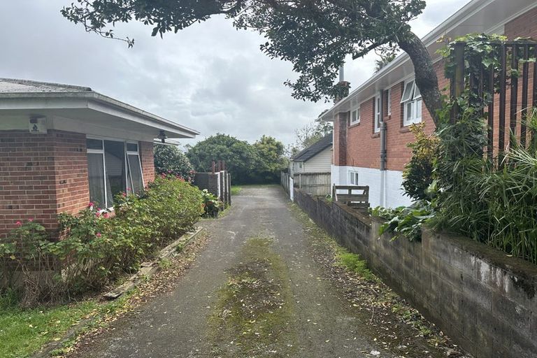 Photo of property in 15 Lewis Road, Pakuranga, Auckland, 2010