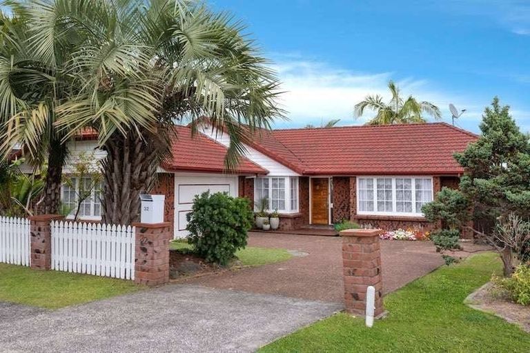 Photo of property in 32 Venus Place, Half Moon Bay, Auckland, 2012