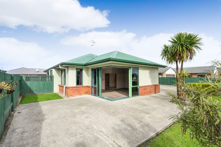 Photo of property in 8 Fernlea Avenue, Kelvin Grove, Palmerston North, 4414