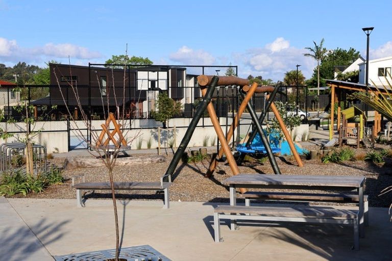 Photo of property in 31 Jabuka Street, Glen Eden, Auckland, 0602