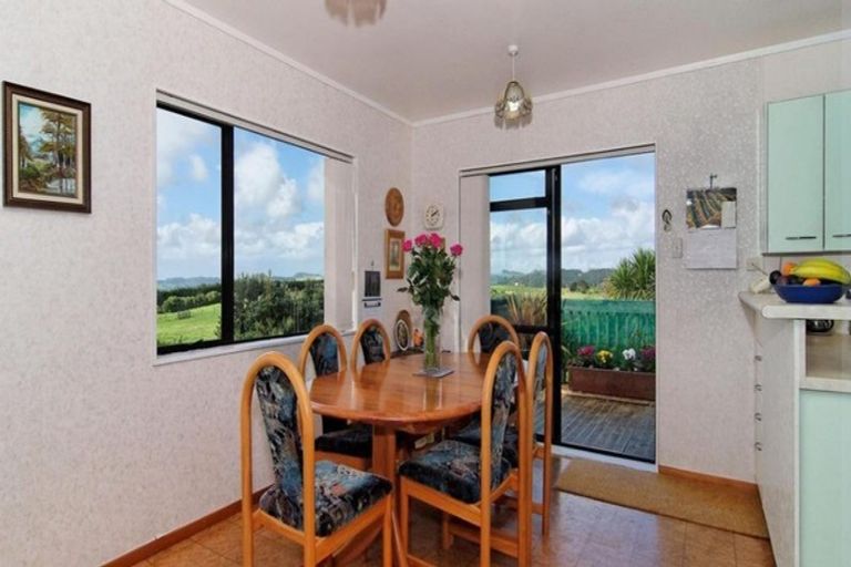 Photo of property in 22 Coster Road, Muriwai, Waimauku, 0881