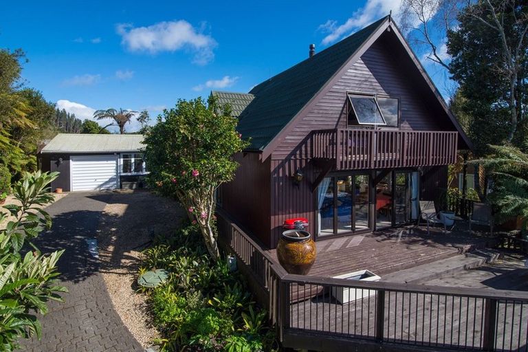 Photo of property in 3 Ridge Road, Lake Okareka, Rotorua, 3076