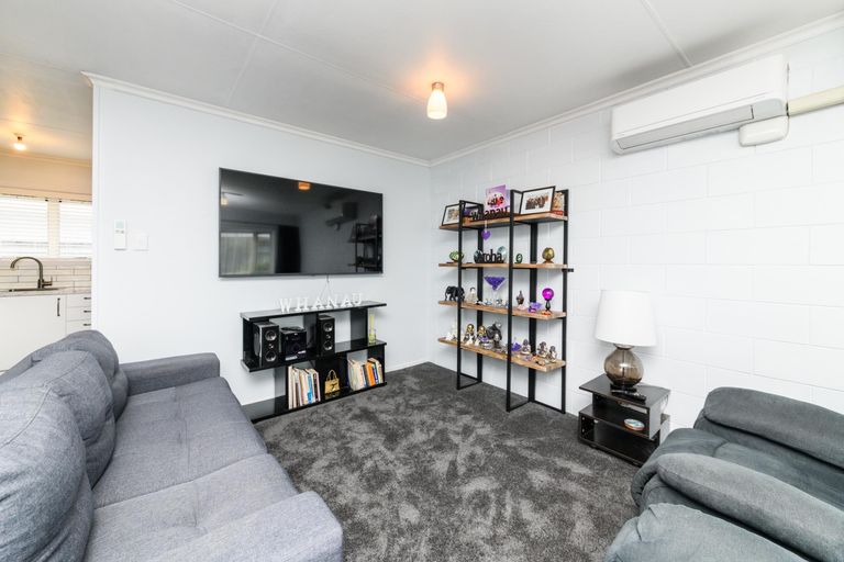 Photo of property in 2/299 Ruahine Street, Terrace End, Palmerston North, 4410