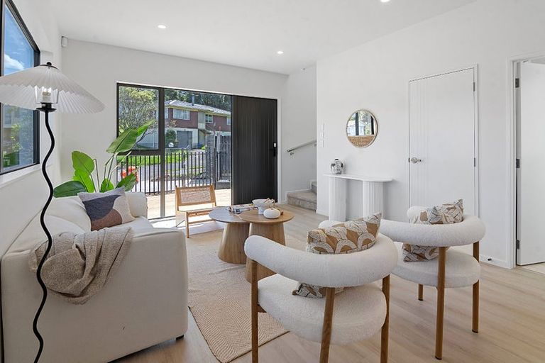 Photo of property in 11 Glenfinn Place, Massey, Auckland, 0614