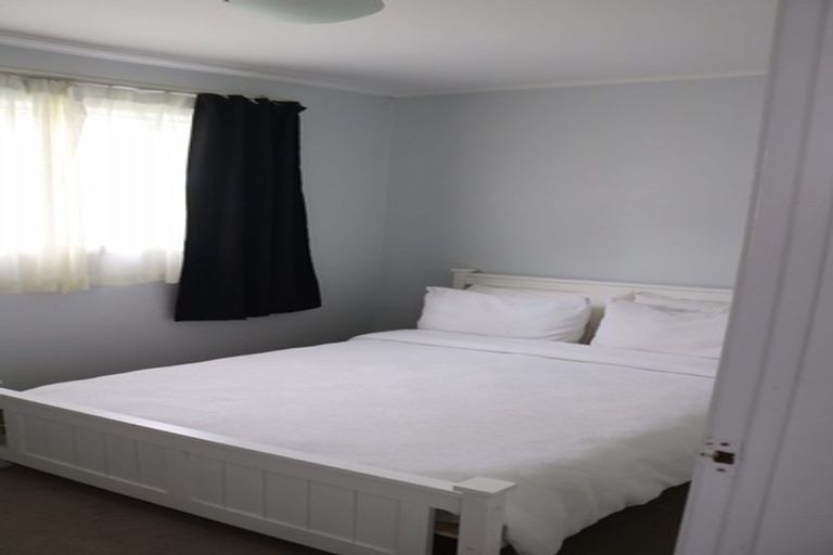 Photo of property in 18 Dunstall Place, Mangere Bridge, Auckland, 2022