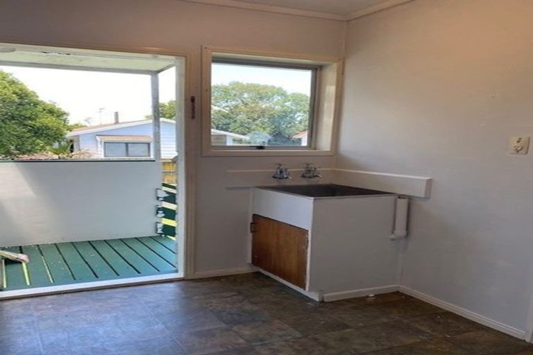 Photo of property in 77a Russell Road, Manurewa, Auckland, 2102