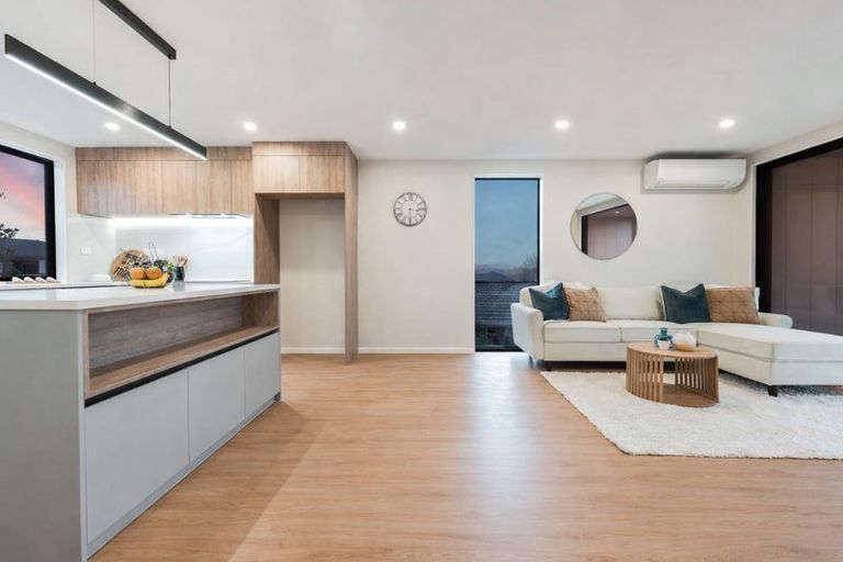 Photo of property in 4202d Great North Road, Glendene, Auckland, 0602