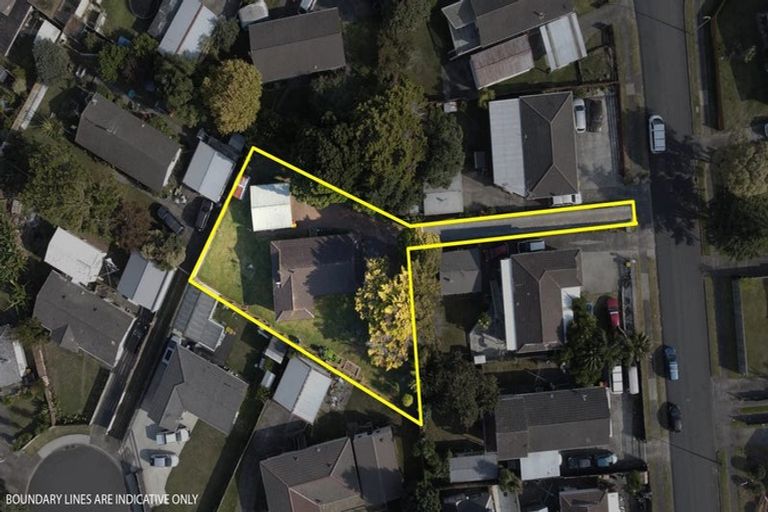 Photo of property in 20 Becker Drive, Weymouth, Auckland, 2103