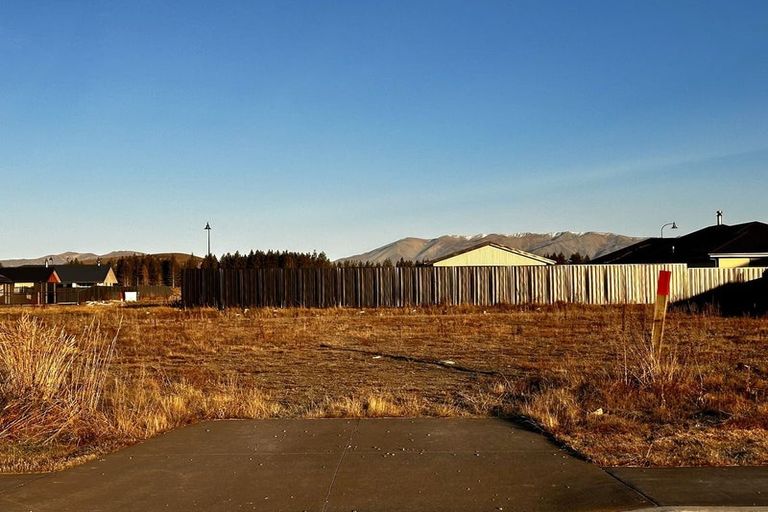 Photo of property in 14 Canal Place, Twizel, 7901