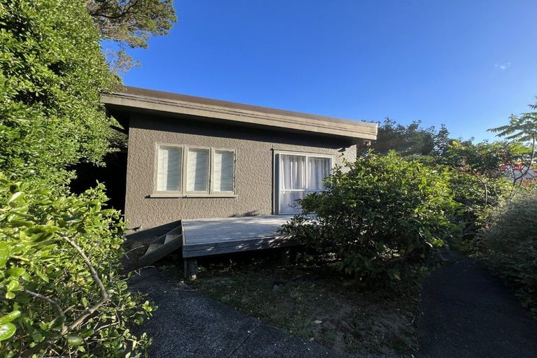 Photo of property in 6 Rangiora Avenue, Kaiwharawhara, Wellington, 6035