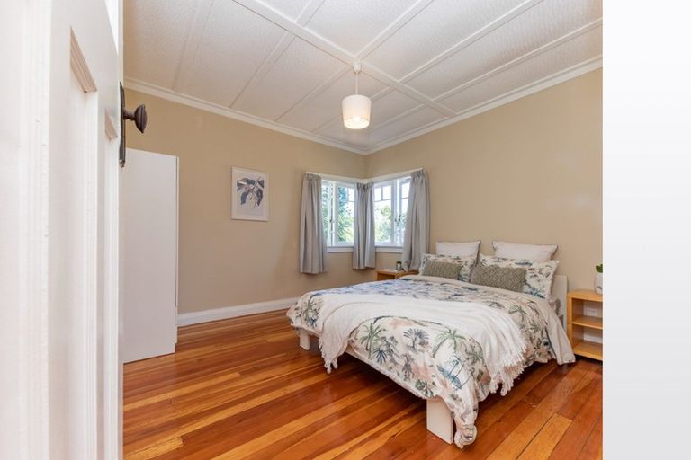 Photo of property in 379b West Coast Road, Glen Eden, Auckland, 0602