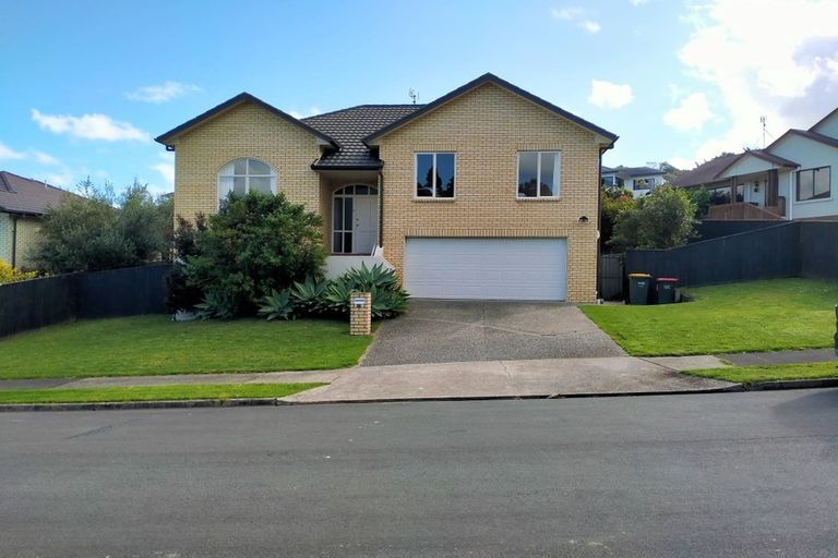 Photo of property in 32 Waldorf Crescent, Orewa, 0931