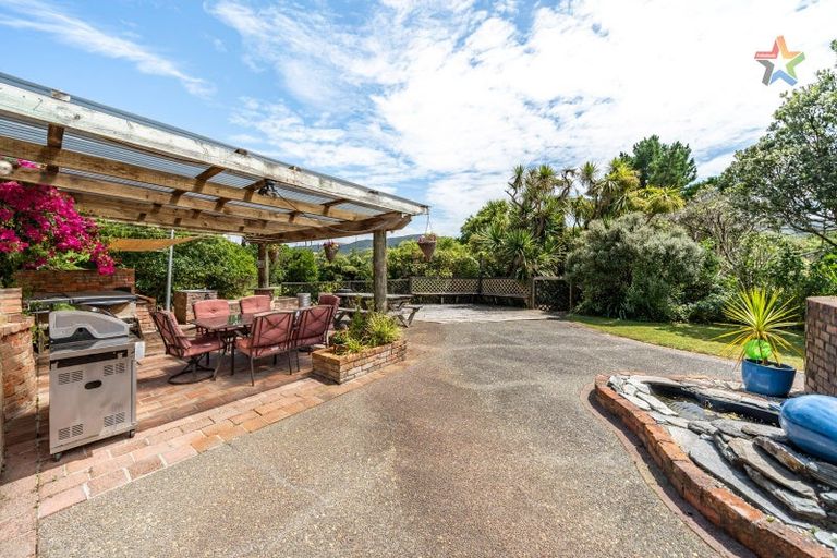 Photo of property in 21 Whitechapel Grove, Stokes Valley, Lower Hutt, 5019