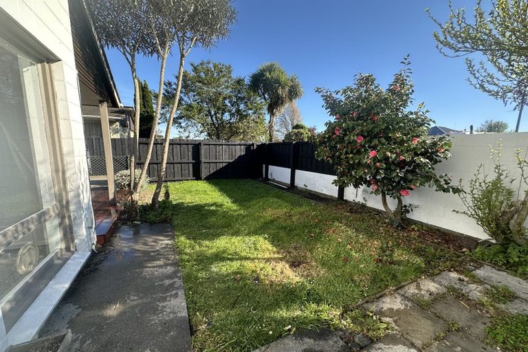 Photo of property in 91 Memorial Avenue, Ilam, Christchurch, 8053