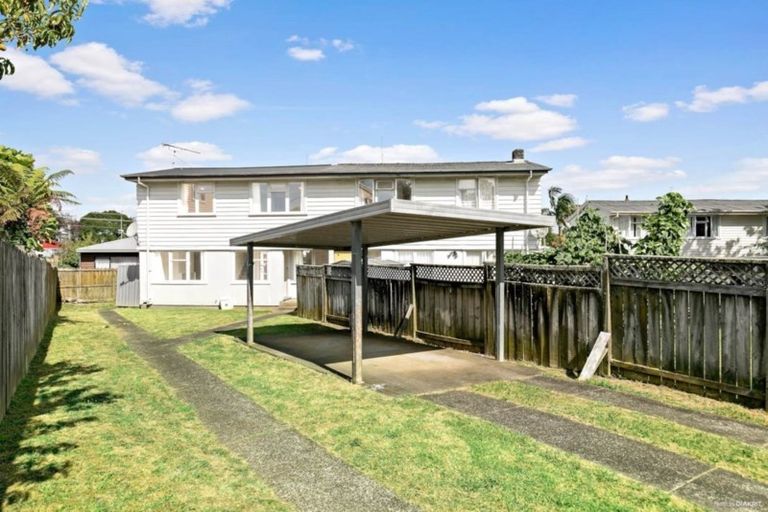 Photo of property in 2/41 Greenslade Crescent, Northcote, Auckland, 0627