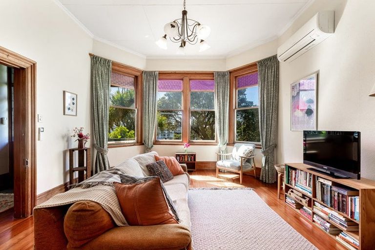 Photo of property in 162 Ohiro Road, Brooklyn, Wellington, 6021