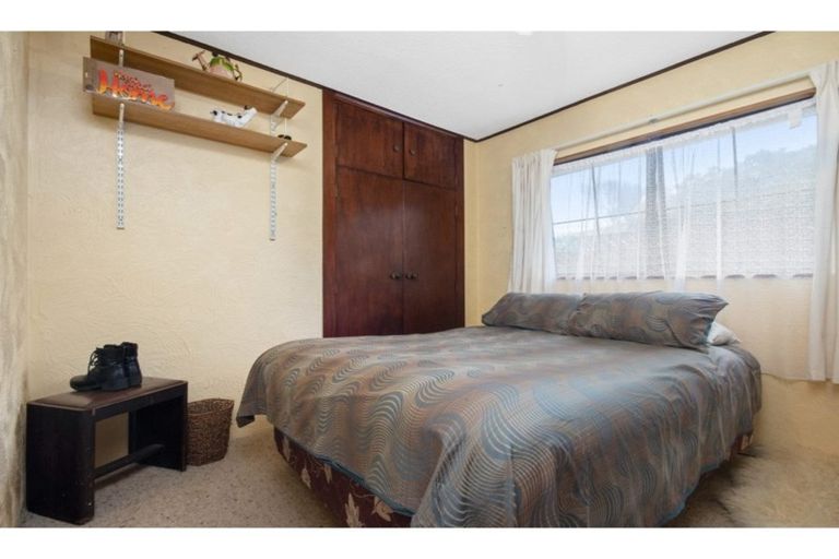 Photo of property in 4 Heron Place, Waiuku, 2123