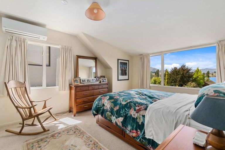 Photo of property in 53 Sargood Drive, Wanaka, 9305