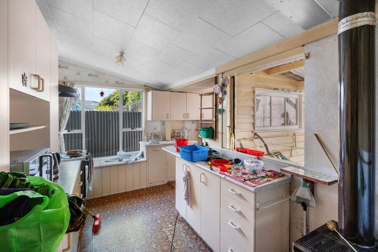 Photo of property in 29 Voelas Road, Lyttelton, 8082