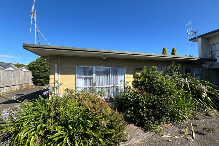 Photo of property in 6 Tiraumea Street, Palmerston North, 4410