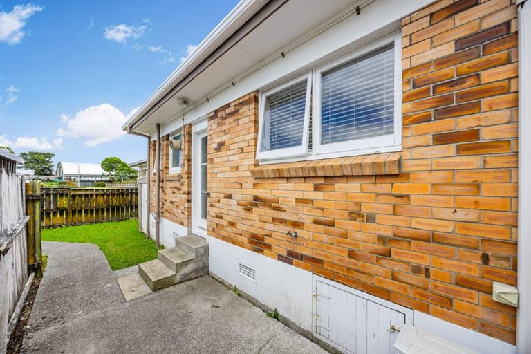 Photo of property in 2/8 James Road, Manurewa, Auckland, 2102