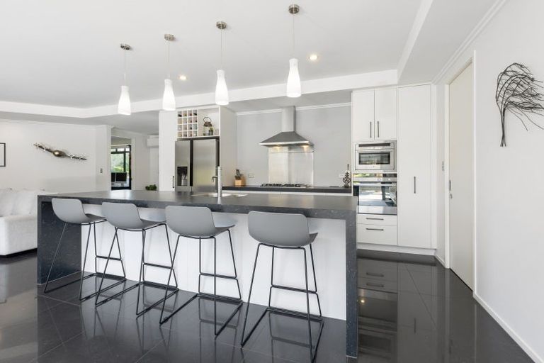 Photo of property in 100 Kauri Crescent, Waimauku, Kumeu, 0891