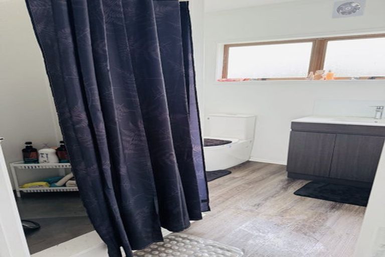 Photo of property in 671 East Coast Road, Browns Bay, Auckland, 0630