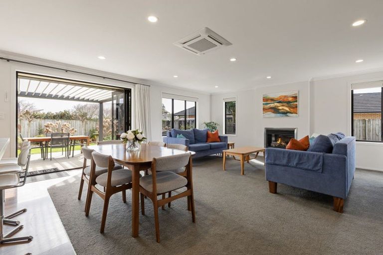 Photo of property in 9 Cooper Crescent, Cambridge, 3434